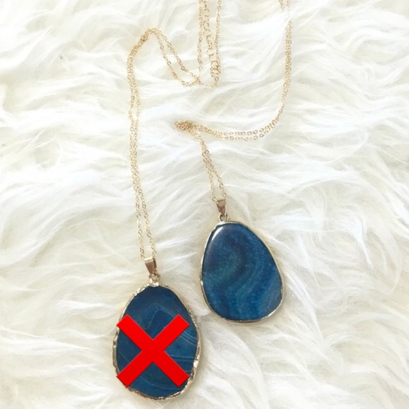 Blue Quartz Stone Pendant Goldtone Chain - Picture 2 of 5